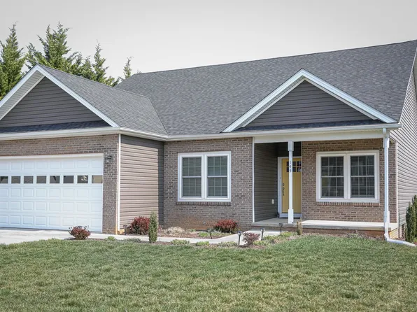 145 Paige St, Waynesboro, VA 22980