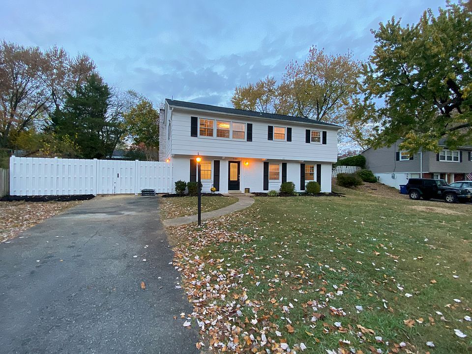 1st image of 6104 Larkspur Dr
