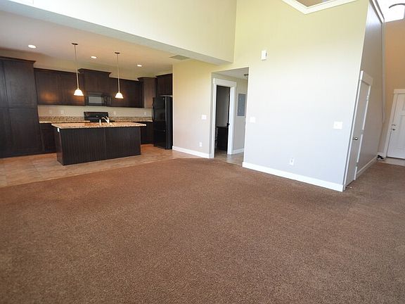 3rd image of 1747 W Lunford Ln