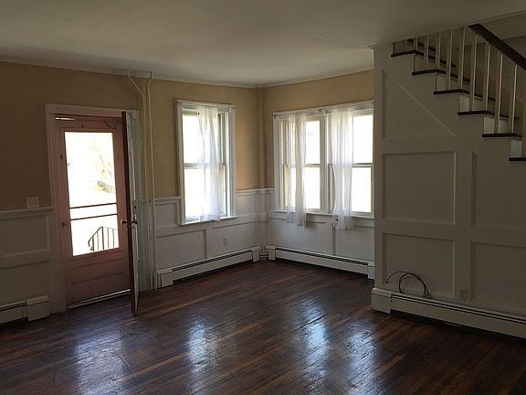 5th image of 21 Pioneer St