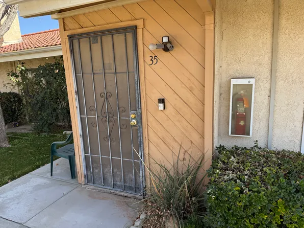 16465 Green Tree Blvd APT 35, Victorville, CA 92395