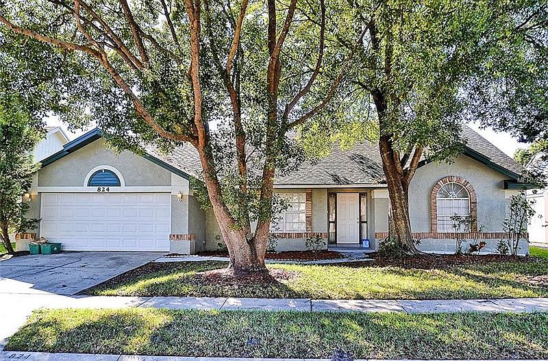 1st image of 824 Silversmith Cir