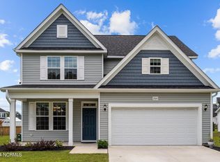 204 E Red Head Cir, Sneads Ferry, NC 28460