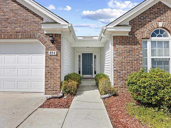 5th image of 854 Riverward Dr.