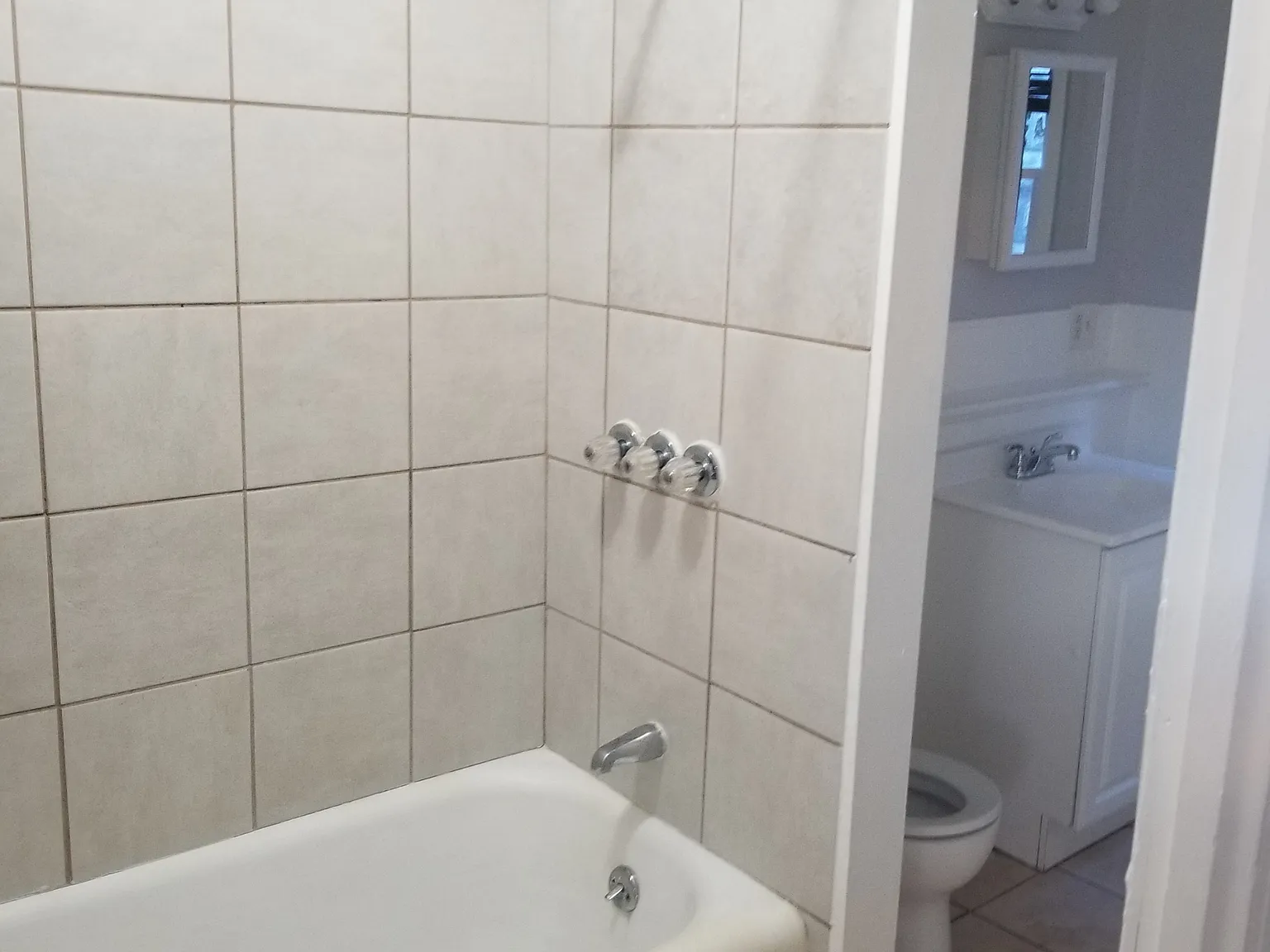 224-226 Ashley Blvd - Apt#1 East — Photo 4