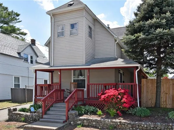 110 Maple Ave, Riverside, RI 02915