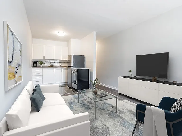 148 Islington Ave — Photo 6