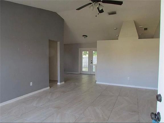 3rd image of 236 13th Ave