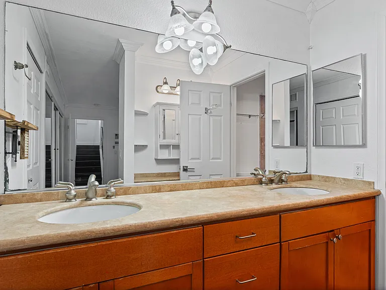2257 Worden St #3 — Photo 11