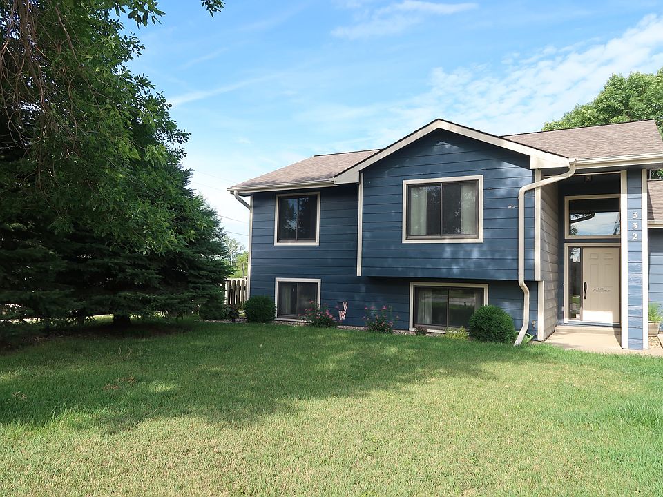 1st image of 332 Lakeshore Dr