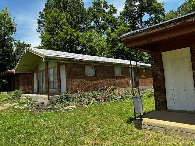 1st image of 36 W McKellar Ave