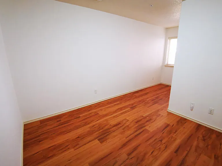 4809 NW Blandy Ter — Photo 11
