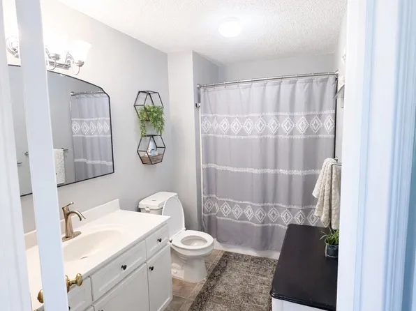 2780 Triple Crown Ln Unit 12, Iowa City, IA 52240