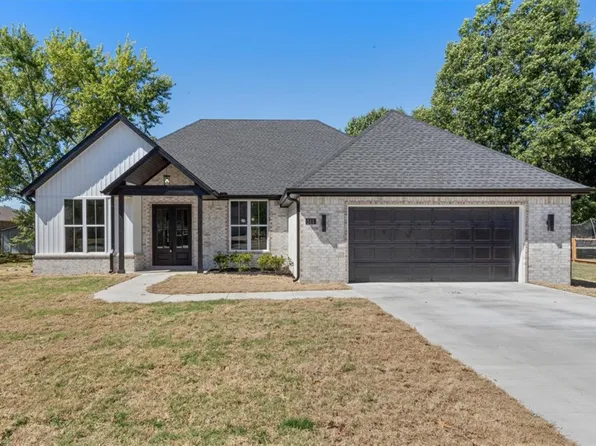 511 Westwood Ave, Prairie Grove, AR 72753