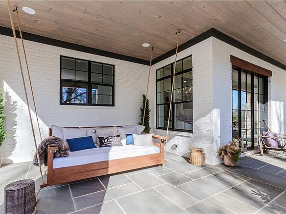 3rd image of 3277 Bailey Rd