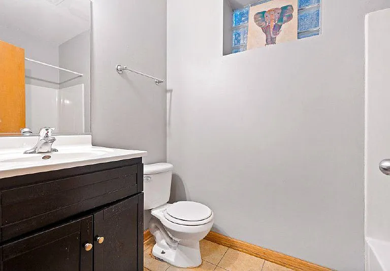 5848 S Prairie Ave #G — Photo 16
