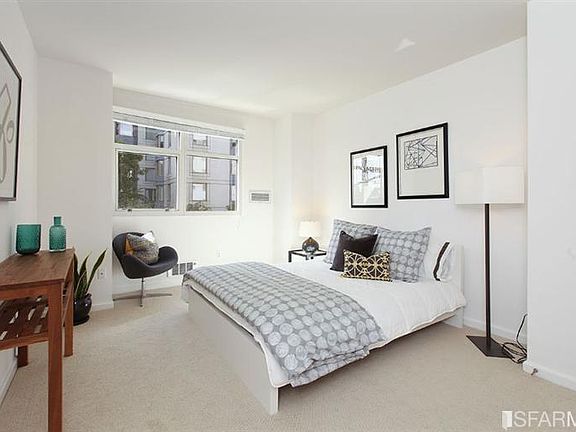4th image of 403 Main St APT 713N