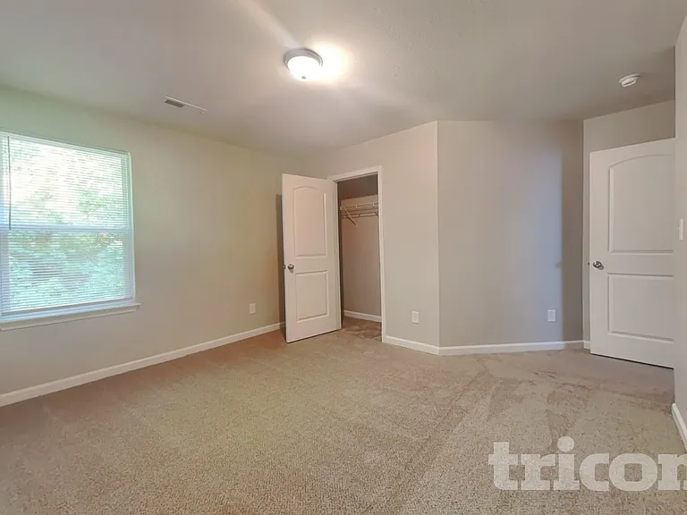 917 Leatherstone Ln — Photo 11