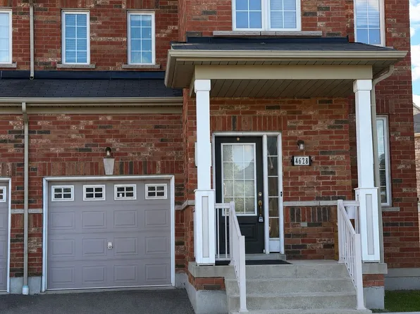 4628 Sandford Farm Dr, Mississauga, ON L5V 0C1