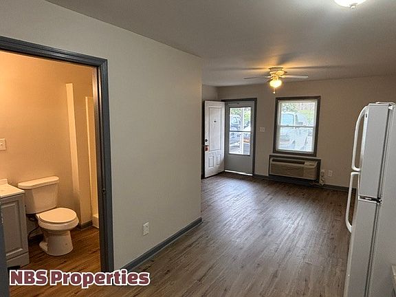 3rd image of 867 N Gallaher View Road Northwestunit #207
