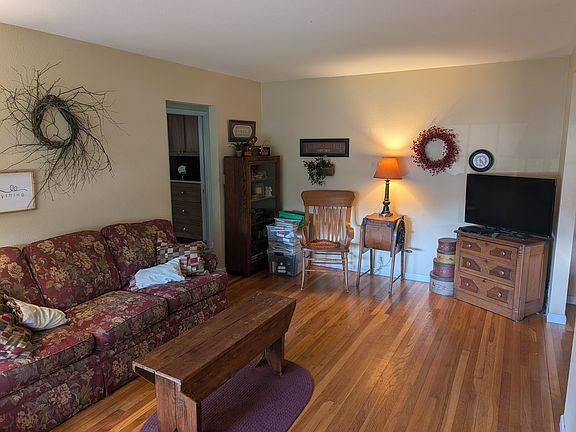 2nd image of 106 N Turner Dr