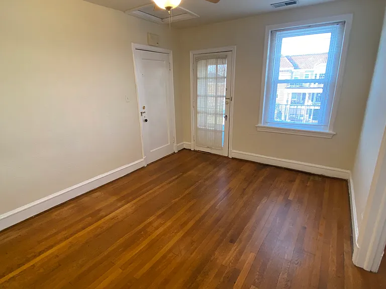 3426 W Grace St #9 — Photo 14