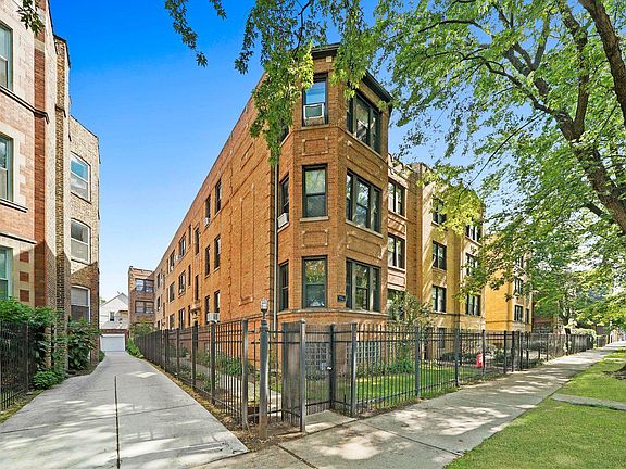 3rd image of 1238.5 W Carmen Ave #1N