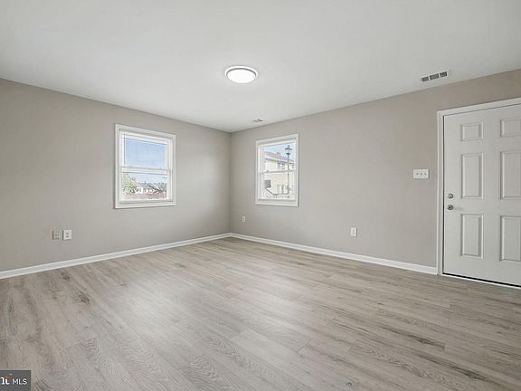 4th image of 1612 Fort Fisher Ct