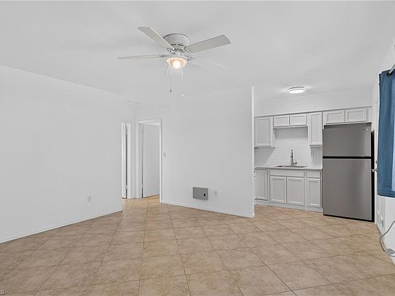 5th image of 190 N Collier BLVD #V9