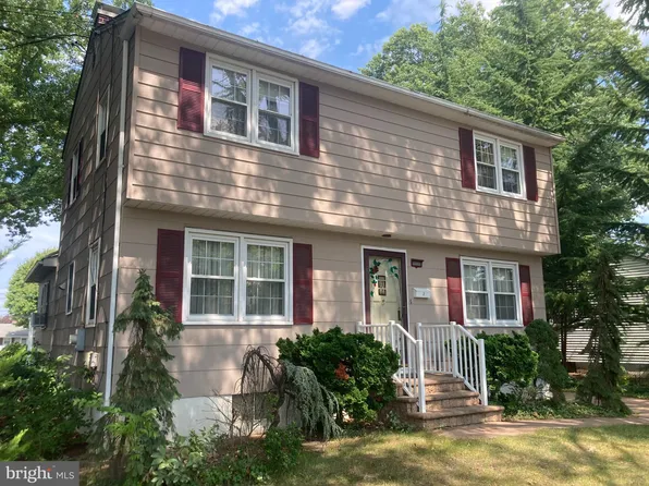 2 Braver Dr, Trenton, NJ 08610