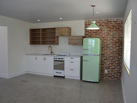 2nd image of 611 5th Ave N