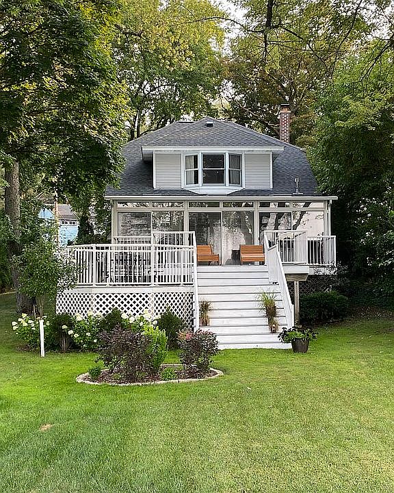1st image of 156 E Grand Ave
