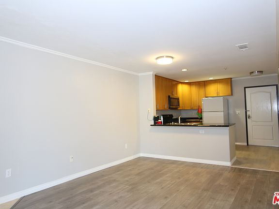 2nd image of 2811 W Francis Ave #302