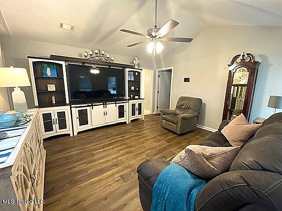 3rd image of 8103 Long Branch Dr N