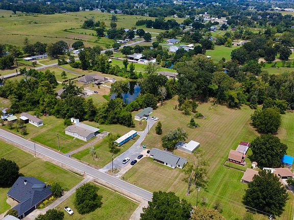 2nd image of 42066 Devall Rd