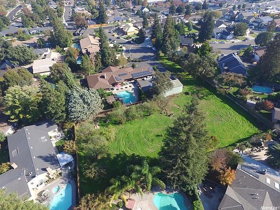 2nd image of 2100 Leo Ct
