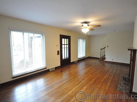 3rd image of 30 Orchard Ln