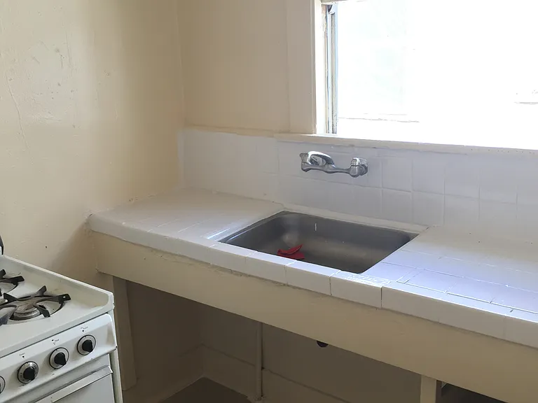 416 S Union Ave #5 — Photo 9