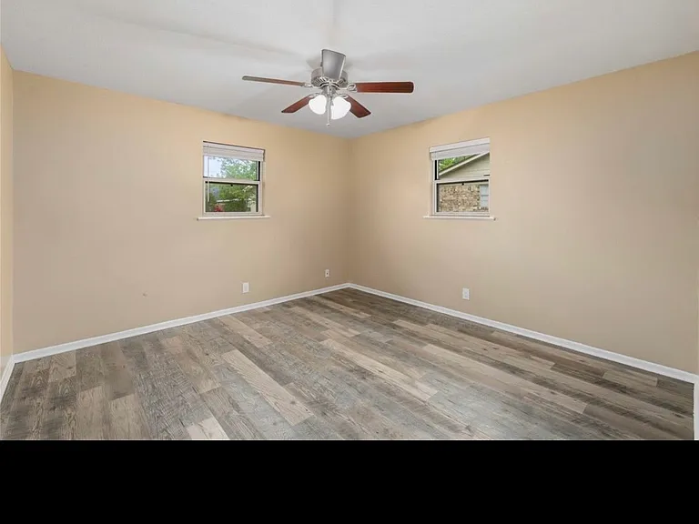 4502 Delwood Dr — Photo 5