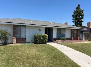 4712 Summertree Ln APT B, Bakersfield, CA 93309