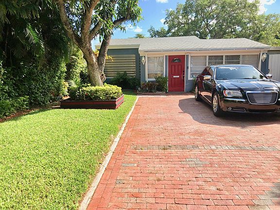 2nd image of 2140 NE 180th St