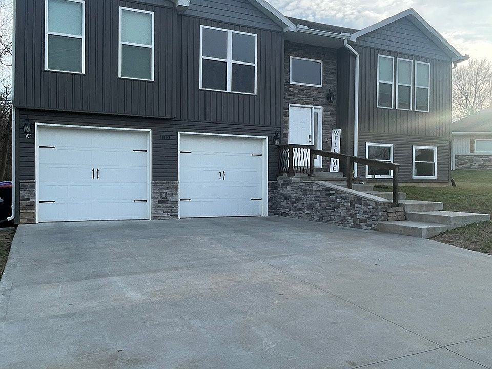 1st image of 1010 Deer Run