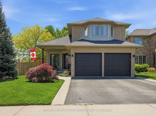 1300 Silvan Forest Dr E, Burlington, ON L7M 4L2