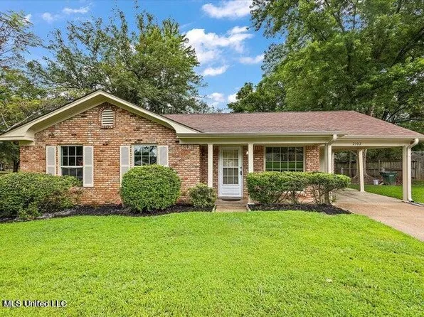 2102 Brookhaven Dr, Southaven, MS 38671