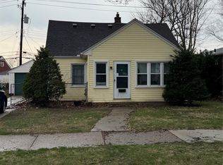 15834 Stephens Dr, Eastpointe, MI 48021