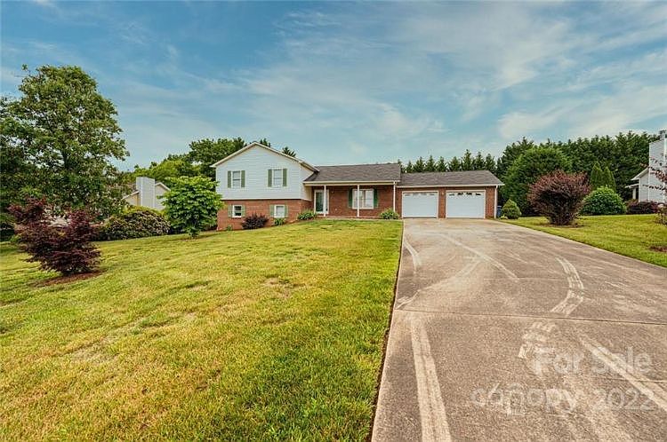 1st image of 8 Hunters Creek Ln