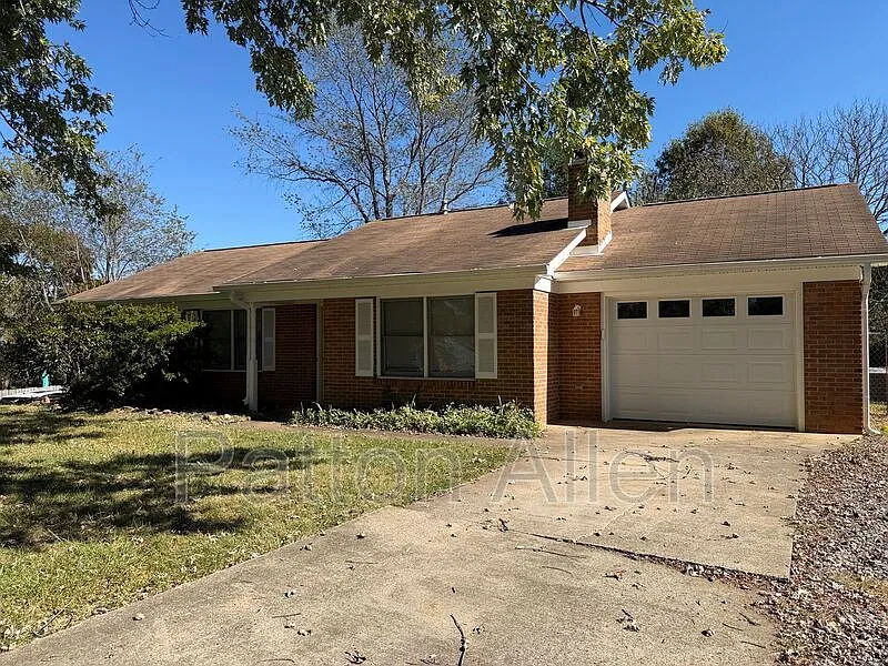 3 bed, 2.0 bath, 1308 sqft, $2,150 — Photo 3