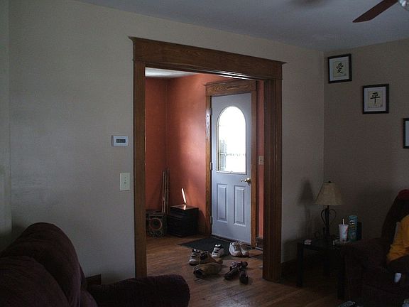 looking at frt dr into foyer