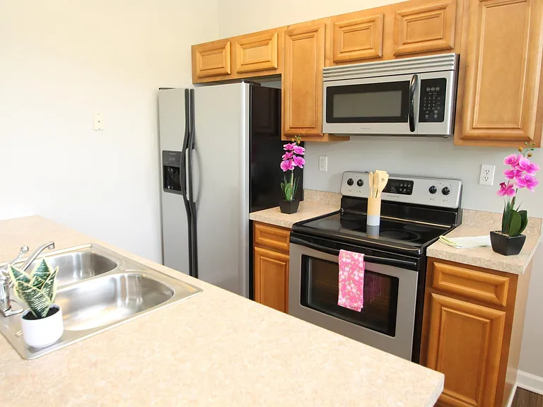 2-Bed/1-Bath (Kitchen)