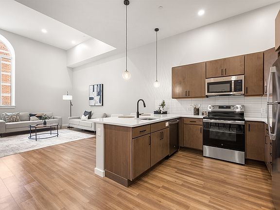 5th image of 22 Elm St #302